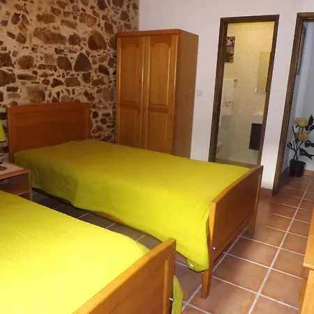Casa D'aldeia Pensión Monforte da Beira
